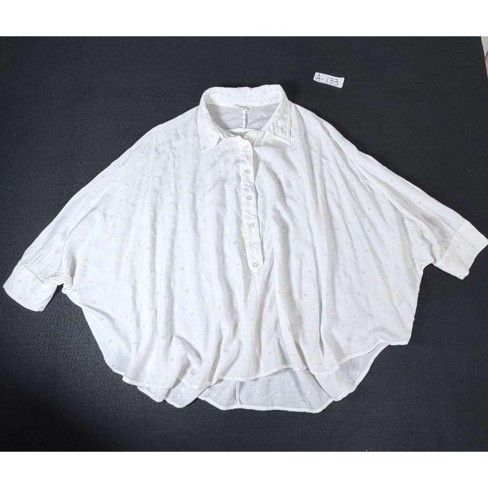 Easel Los Angeles White Cotton Eyelet Oversized Dolman Button Top Small